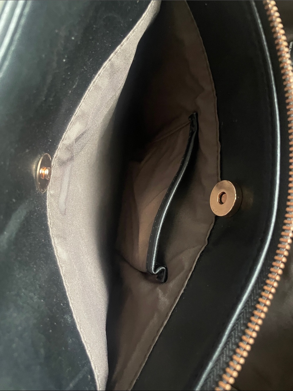 Matt & Nat smooth vegan leather Satchel bag - Picture 7 of 16